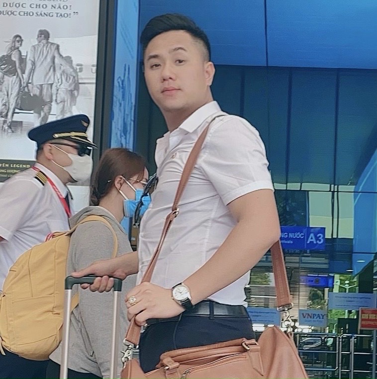Đào Văn Quyết ở sân bay